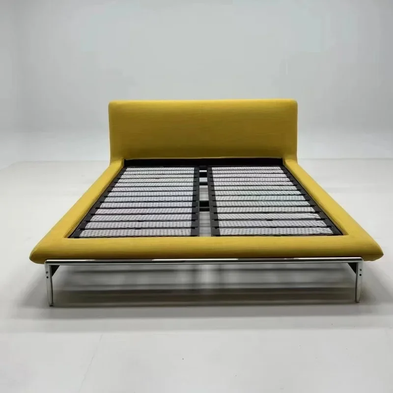 Минимальная светлая роскошь, элитная кровать в главной спальне, дизайнерская тканевая рисовая кровать, атмосфера небольшой квартиры