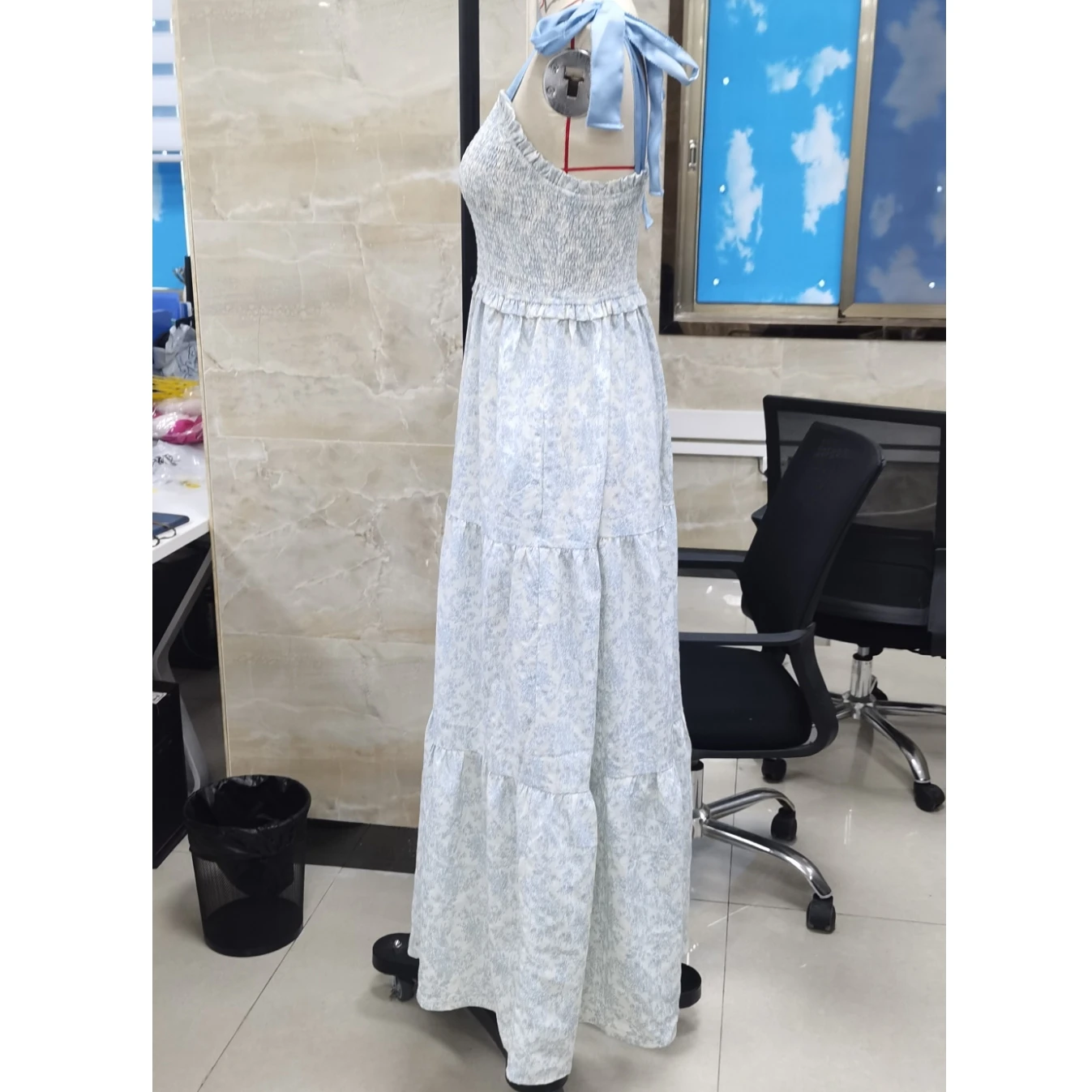ผู้หญิงชายหาดดอกไม้ Tie ชุดไหล่ Smocked Sweetheart คอแขนกุด A-Line ยาวฉัตร Ruffle Dress