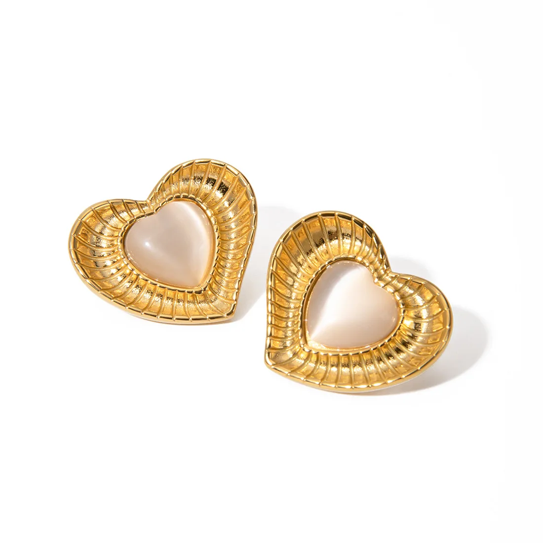 

Stainless Steel PVD 18K Gold Plated Tarnish Waterproof Clear Crystal Heart Stud Earring For Woman Jewelry Wholesale INS