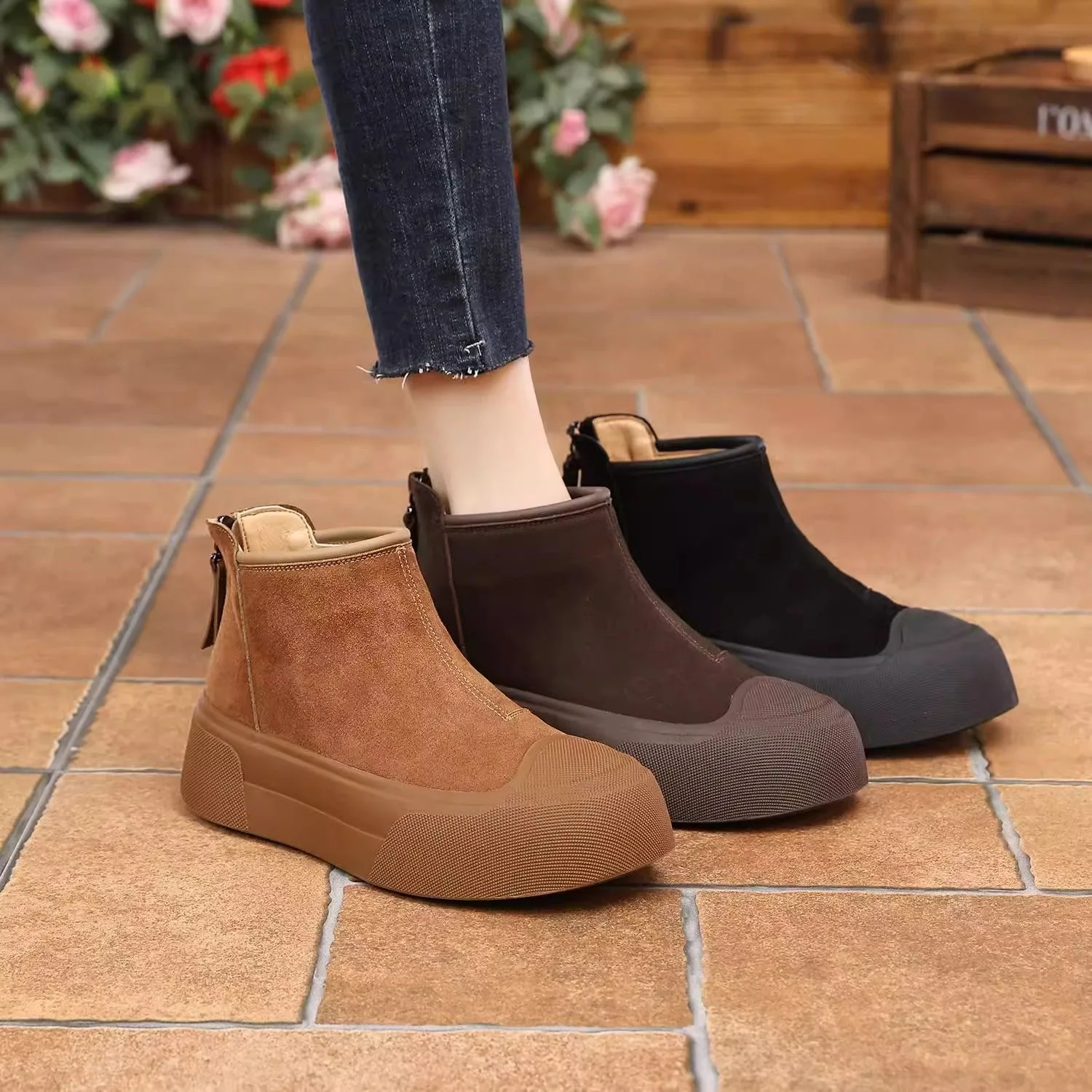 Nuevas botas de nieve informales y cómodas para mujer, botas cortas de algodón y terciopelo, zapatos cálidos y versátiles a la moda para invierno