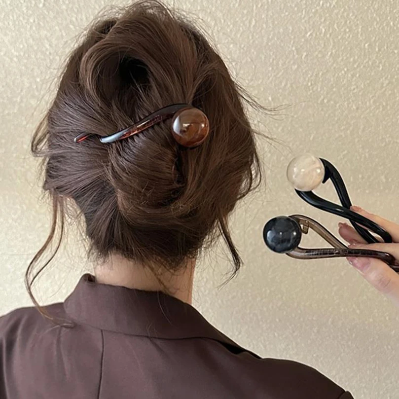 

Retro S Shape Ponytail Twist Hair Clips New Fashion Multi-colour Twisted Hollow Out Shark Clips Headdress Hair Accessorie