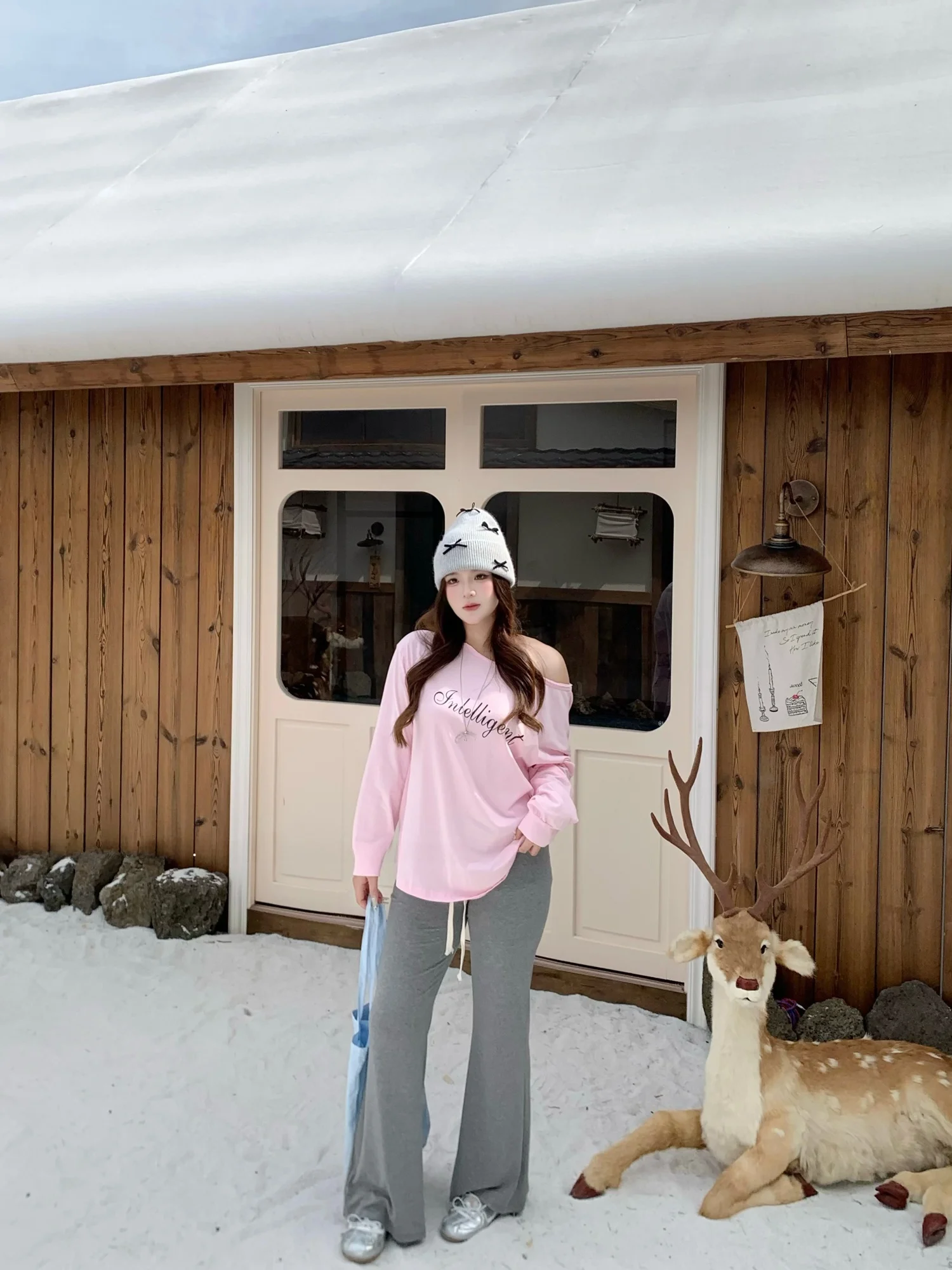 

Pink Flared Shoulder Top And Loose Fit High Waist Long Pants Two Piece Set for plus Size Women Korean Style Commute Wear