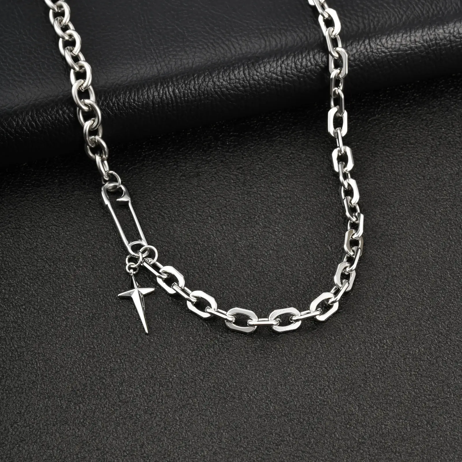 Hip-Hop-Spleißketten-Halskette für Männer und Jungen, Edelstahl-Büroklammer mit Vierpunkt-Stern-Anhänger, Punk-Streetwear-Schmuck – Detail 3