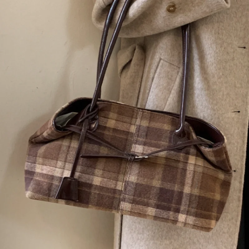

Осенне-зимняя клетчатая сумка в стиле ретро, женская модная сумка с пряжкой на ремне, большая вместительная сумка-тоут, сумка для покупок на плечо