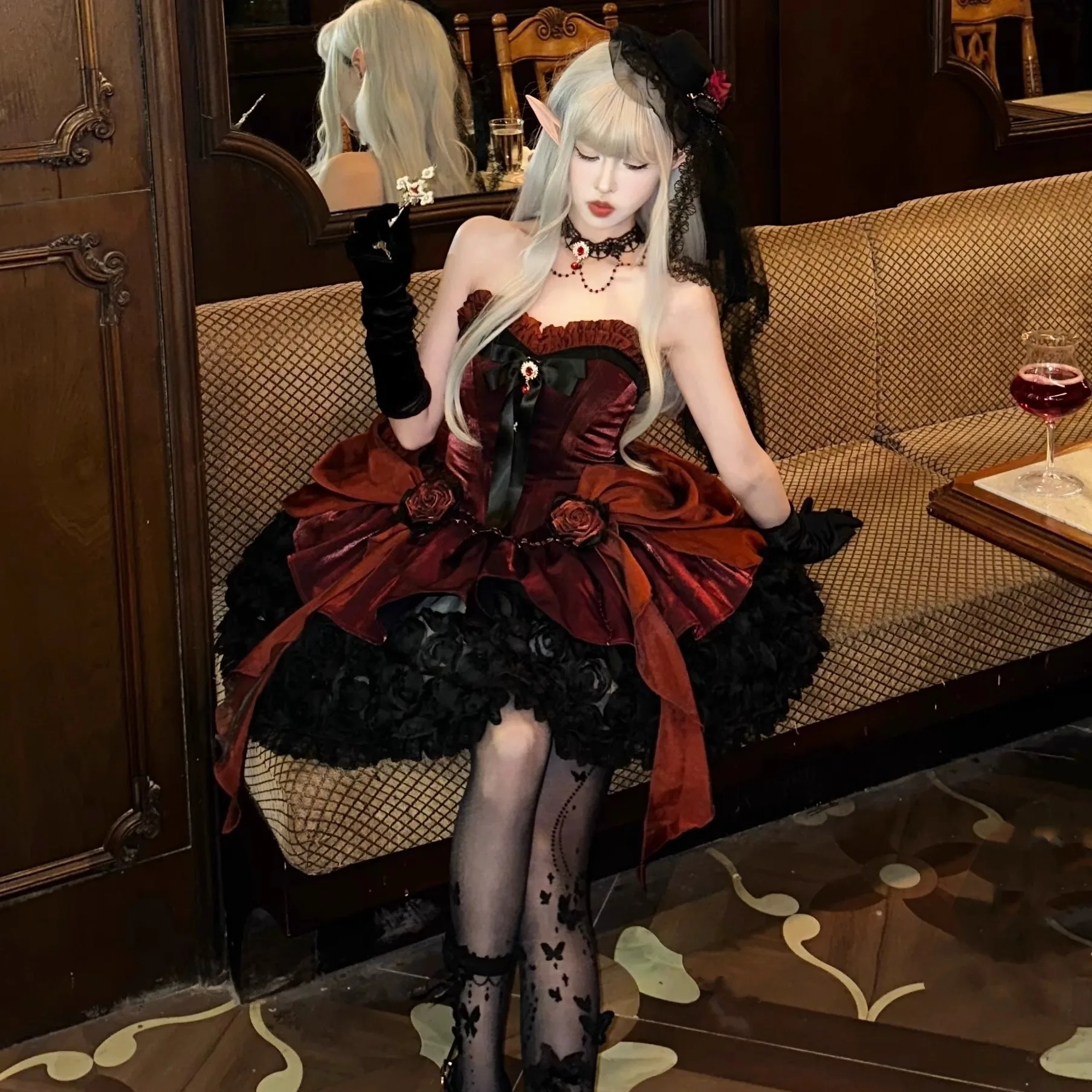 Elegancka Sukienka Vintage Gotycka Księżniczka Lolita Bez Rękawów Odkryte Ramiona Wysoki Stan Łączona Kwiaty 3D Krótka Puszysta Sukienka na Imprezę Damska