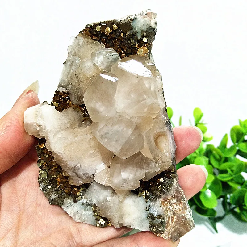 A Natural Stone Calcite And Pyrite Crystal Shinning Room Decor Iron Pyrite Mineral  Specimen Ornaments Wicca Reiki Fool's Gold