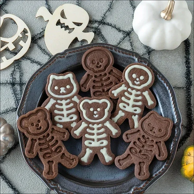 Novel Halloween Hand Pressed Mold Skeleton Bear Shape Cookie Cutters Cat Biscuit Stamps Icing Cookies Homemade Kitchenware Items