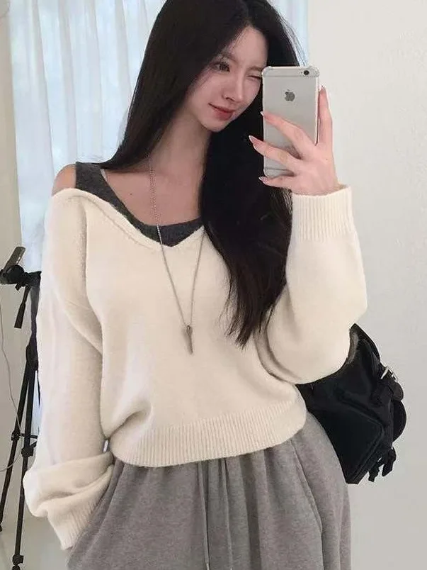 Chic Autumn Color Block Design Shoulder Bared Long Sleeve Vest Knitted Top French Style Loose Fit Medium Softness Online Excl...