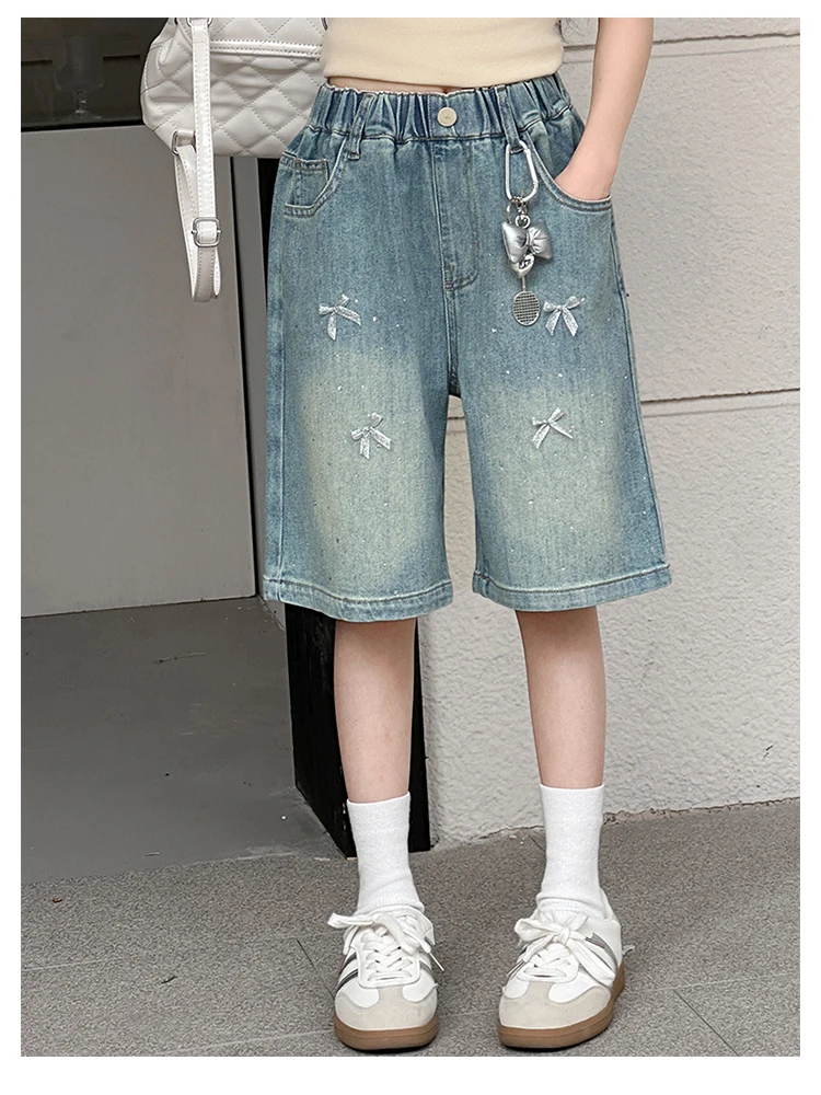 Neue Modische Kinder-Knielange Jeans-Shorts mit Schleife und Strass für Teenager-Mädchen, Lässige Capri-Jeans mit Schleife – Detail 10