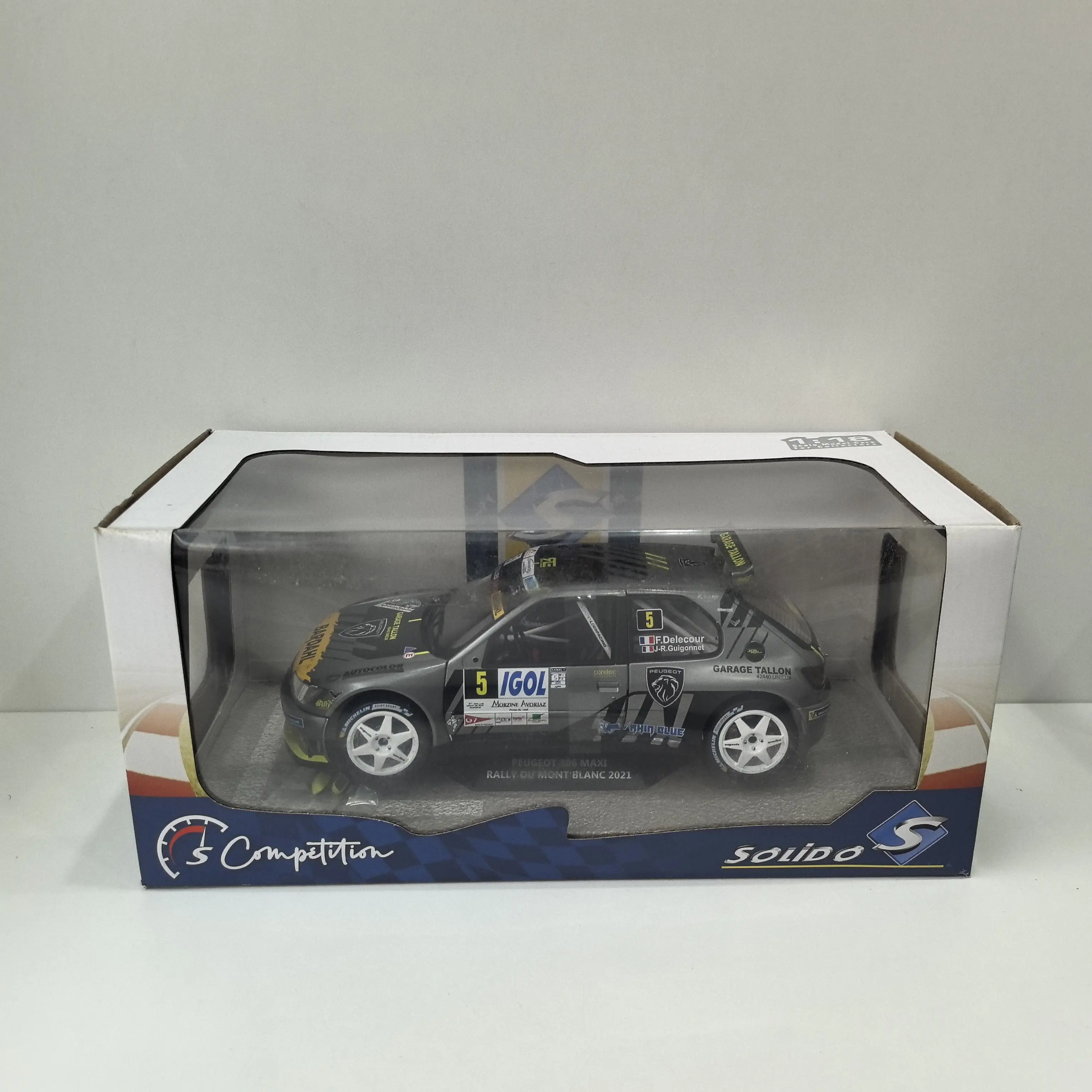 Diecast Solido 1/18…