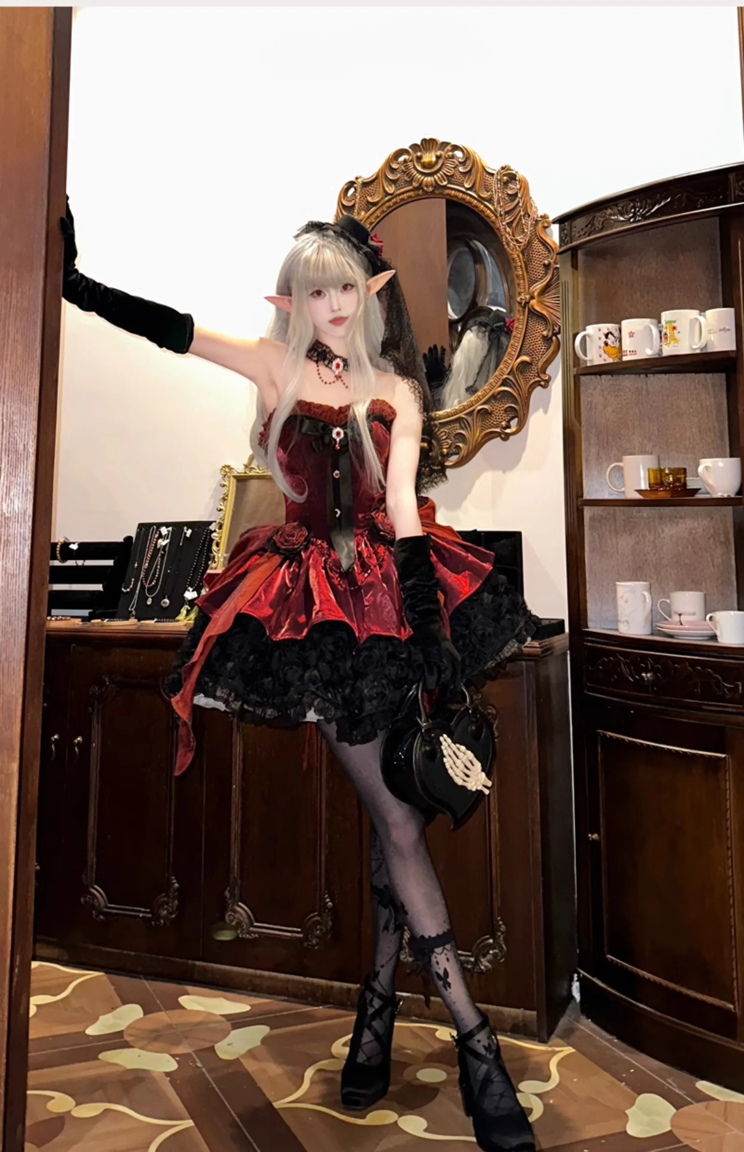 Elegancka Sukienka Vintage Gotycka Księżniczka Lolita Bez Rękawów Odkryte Ramiona Wysoki Stan Łączona Kwiaty 3D Krótka Puszysta Sukienka na Imprezę Damska