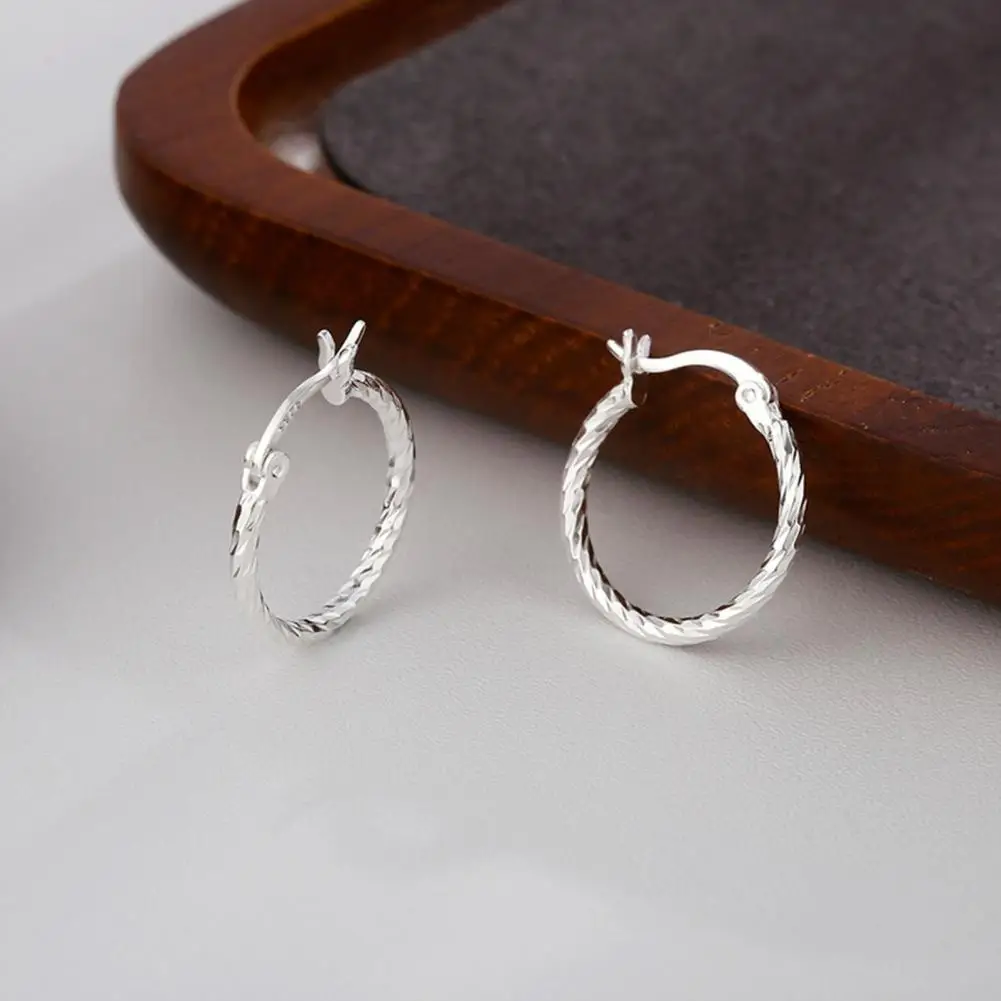 1 Pair Women Hoop Earrings Twisted Texture Women Earrings Polished Huggie Earrings Daily Dating Commuting Ear Jewelry