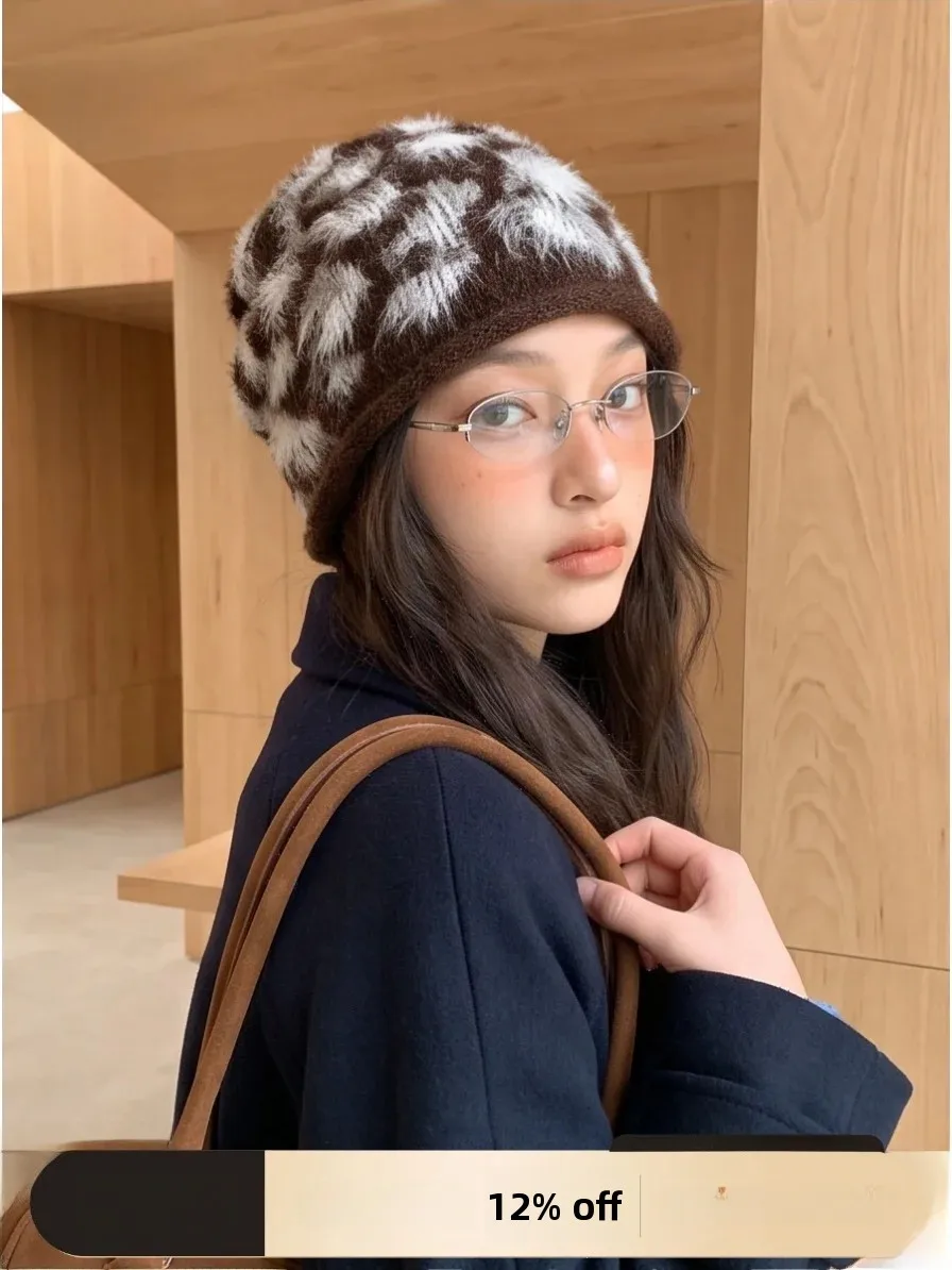 women's-knitted-hat-winter-warm-faux-fur-bobble-headwear-casual-style-face-slimming-round-face-suitable-thickened-knit-cap