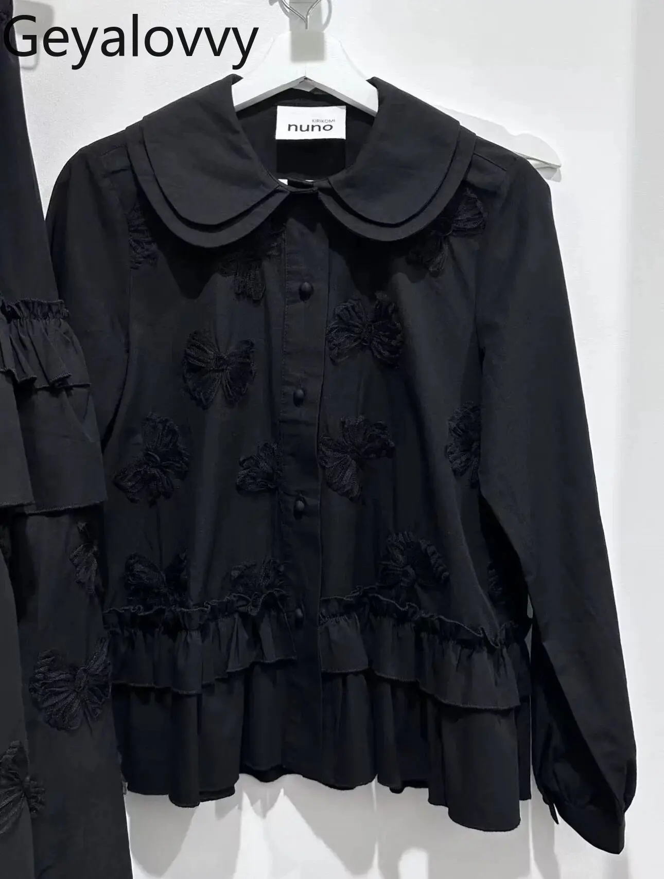 

2026 Spring Autumn New Doll Collar Long Sleeve Bow Embroidered Shirt Sweet Girls Versatile Blouse White Single-breasted Top