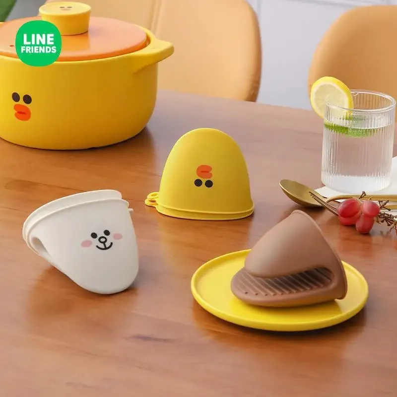 LINE FRIENDS Kitchen Silicone Gloves Brown Anti Scalding Thickened High Temperature Resistant Insulated Microwave Oven Baking