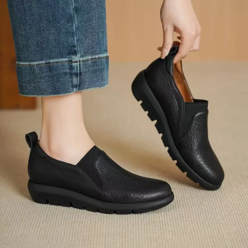 

Womens Casual Slip on Walking Shoes Textured Upper Platform Loafers Elastic Gusset Daily Commute Thick Sole Round Toe Footwear
