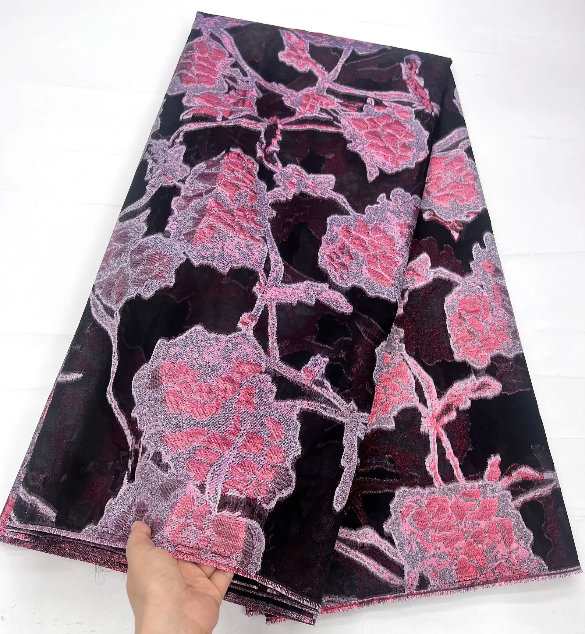 

Latest Pink Jacquard Brocade African Lace Fabric 2026 High Quality Damask Organza Nigerian Lace Fabric For Women Dress KHD26103