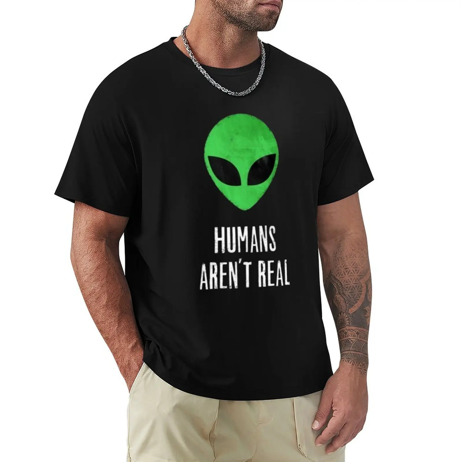 

Мужские футболки с надписью «Human Not Real»