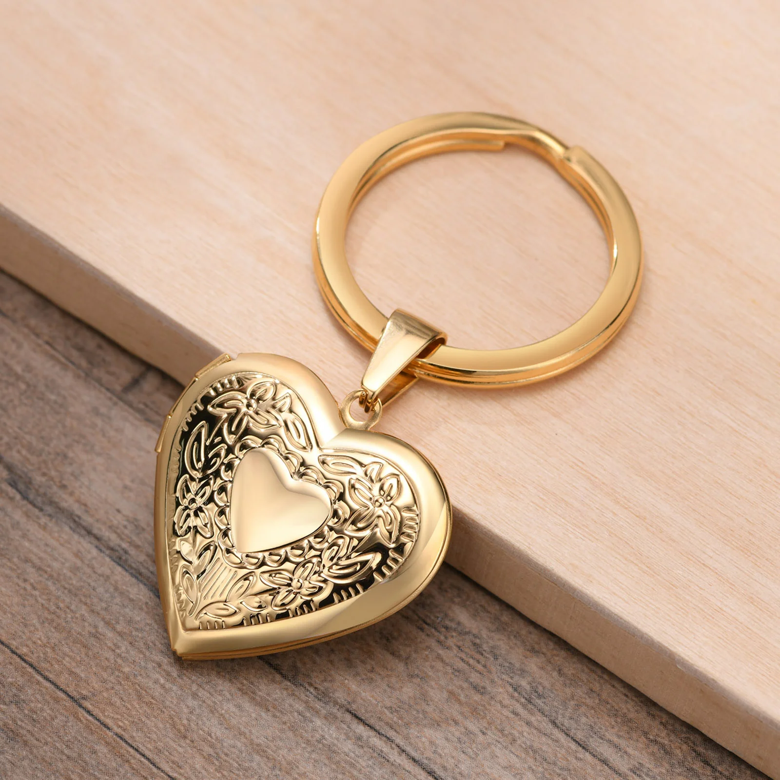 Custom Photo Key Chain,24K Gold Color Stainless Steel Heart Locket Keyring, Photo Frame Gift for Family