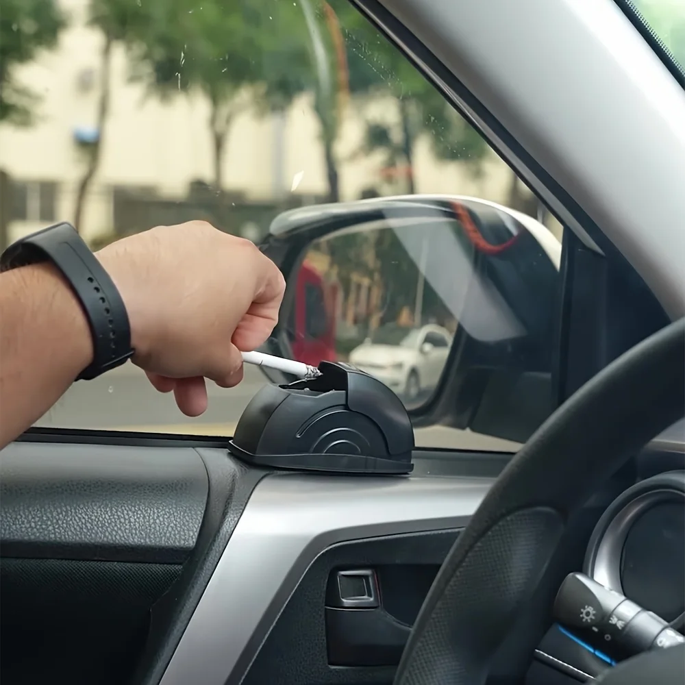 قطعة واحدة من منفضة سجائر السيارة، تخزين رماد مريح، مع مفتاح لفتح الغطاء لمنع منفضة سجائر مستلزمات السيارات الطائرة