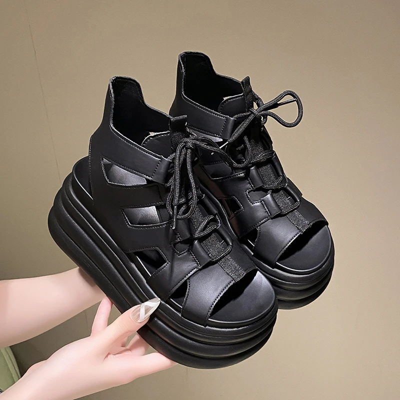 Neue 8,5 cm hohe Plateau-Sandalen für Damen, Mesh-Chunky-Sneaker, Keilabsatz-Slipper für Frauen, hohle Peep-Toe-Sandalen