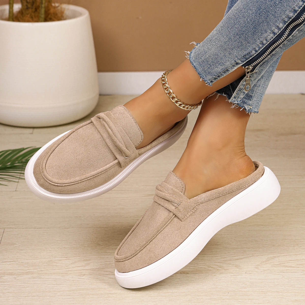 Large Size Thick Heel Slip-On Loafers Women's Retro round Toe Casual Slope Heel Bean Bean Shoes Comfortable Breathable Rubber