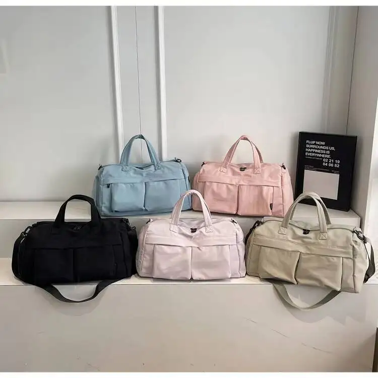 حقيبة رياضية عصرية للنساء للسفر حقيبة واق من المطر تحمل حقيبة عطلة نهاية الأسبوع مع حجرة للأحذية حقيبة عطلة نهاية الأسبوع يجب اقتناؤها أثناء السفر #1