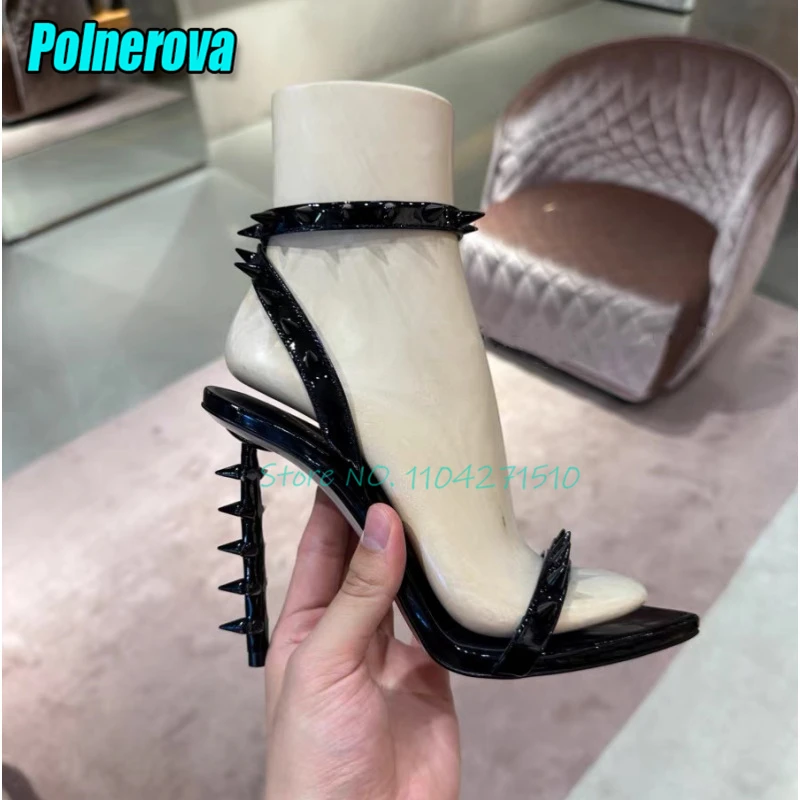مثير برشام معدني عالية الكعب للنساء الذهب الأسود براءات الاختراع والجلود أشار تو كعب غريب الصنادل سيدة الموضة خنجر الأحذية #4