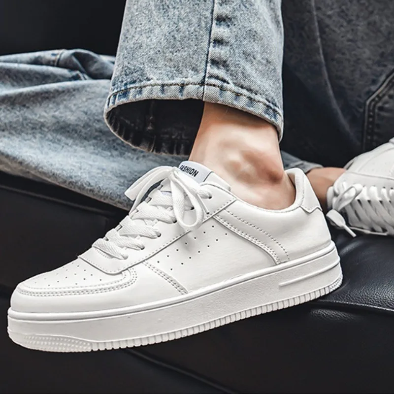 Baskets décontractées en cuir souple pour hommes, chaussures d'été respirantes, chaussures polyvalentes pour adolescents, chaussures de tennis blanches pour étudiants, nouveau