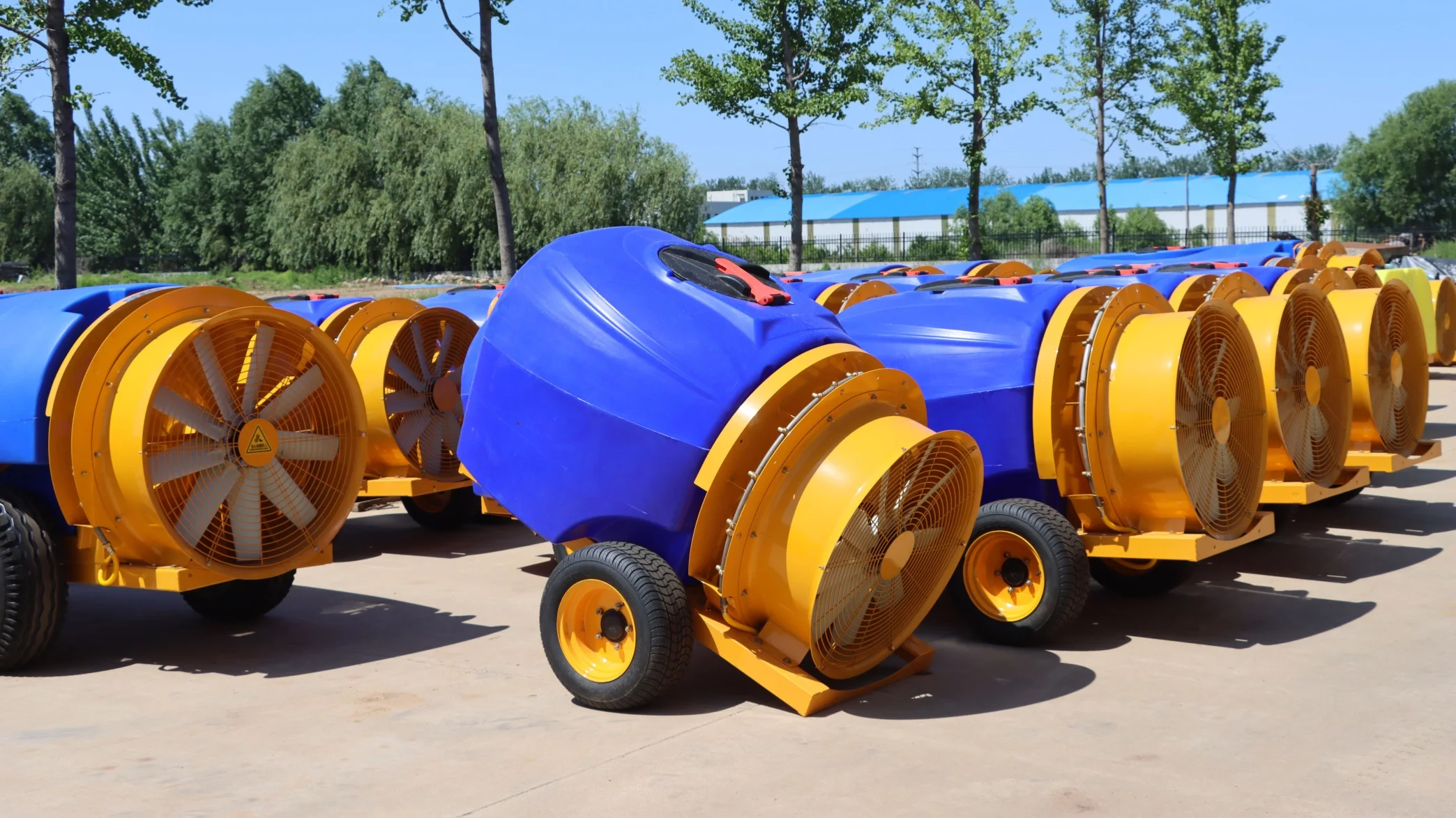 四輪トラクター牽引式歩行型噴霧器、ミストマシン果樹園野菜噴霧 - Orchard Sprayer Tractor のレビューと価格