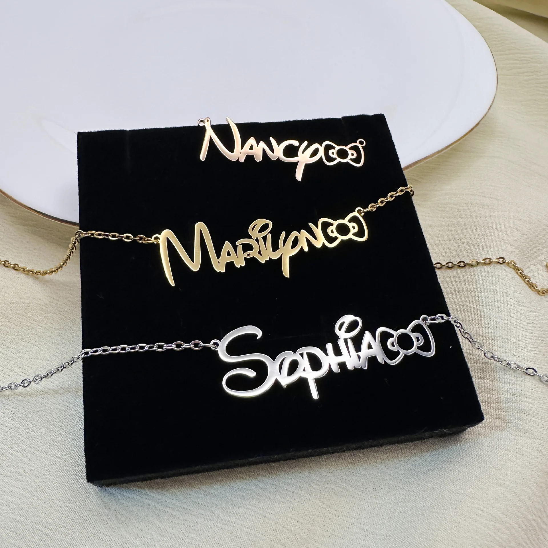 Luxury Personalized Stainless Steel Bowknot Name Necklace Cute Script Name Pendant Gold Rose Gold Plated Dainty Jewelry For Her