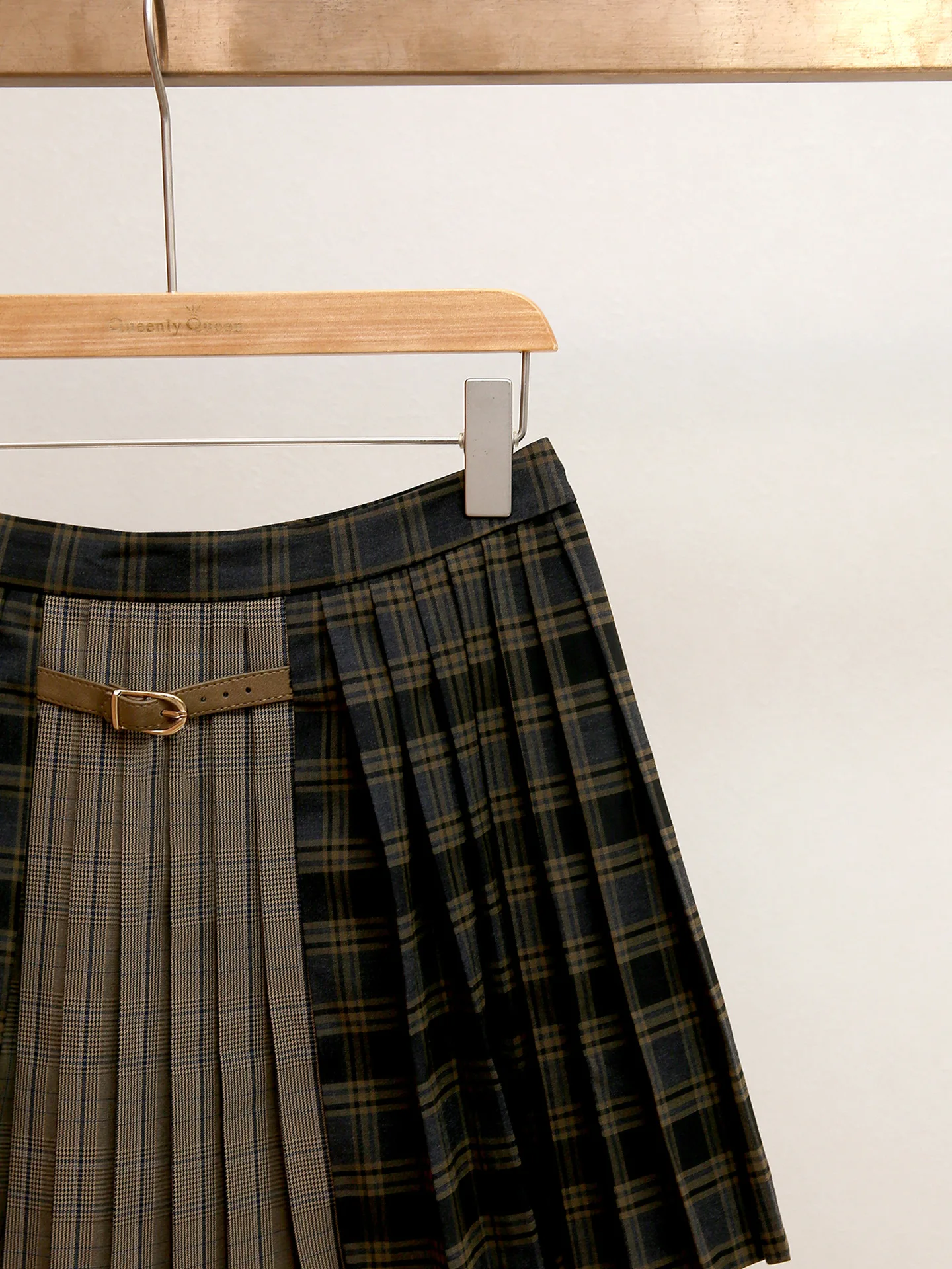 

Fall/Winter Women High Waist Plaid Spliced Contrast A-line Pleated Mini Skirt Loose Elegant Fashion Half Skirt