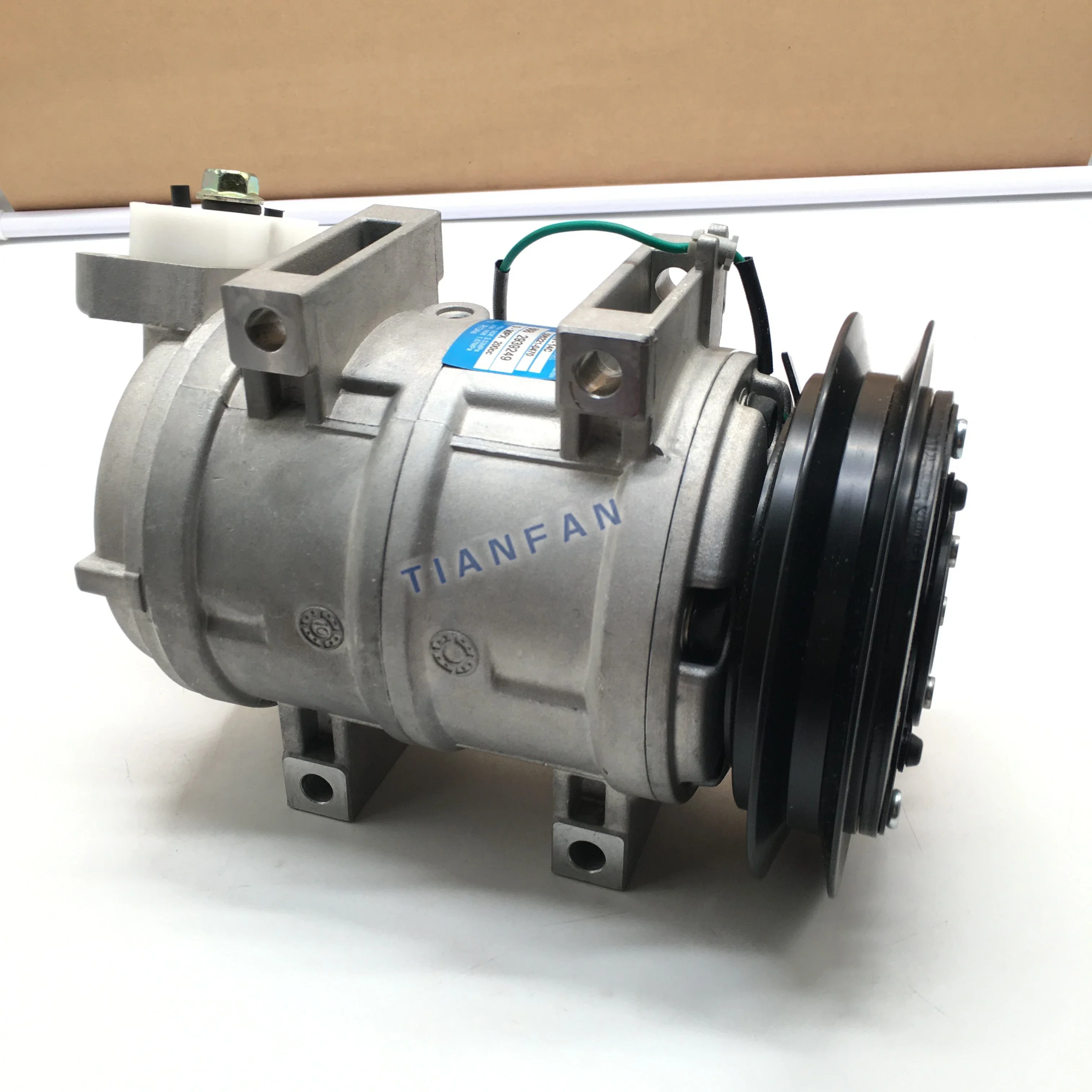 For Hitachi ZX70 120 200 300 360-6 Excavator Accessories Air Conditioning Compressor Air Conditioning Pump