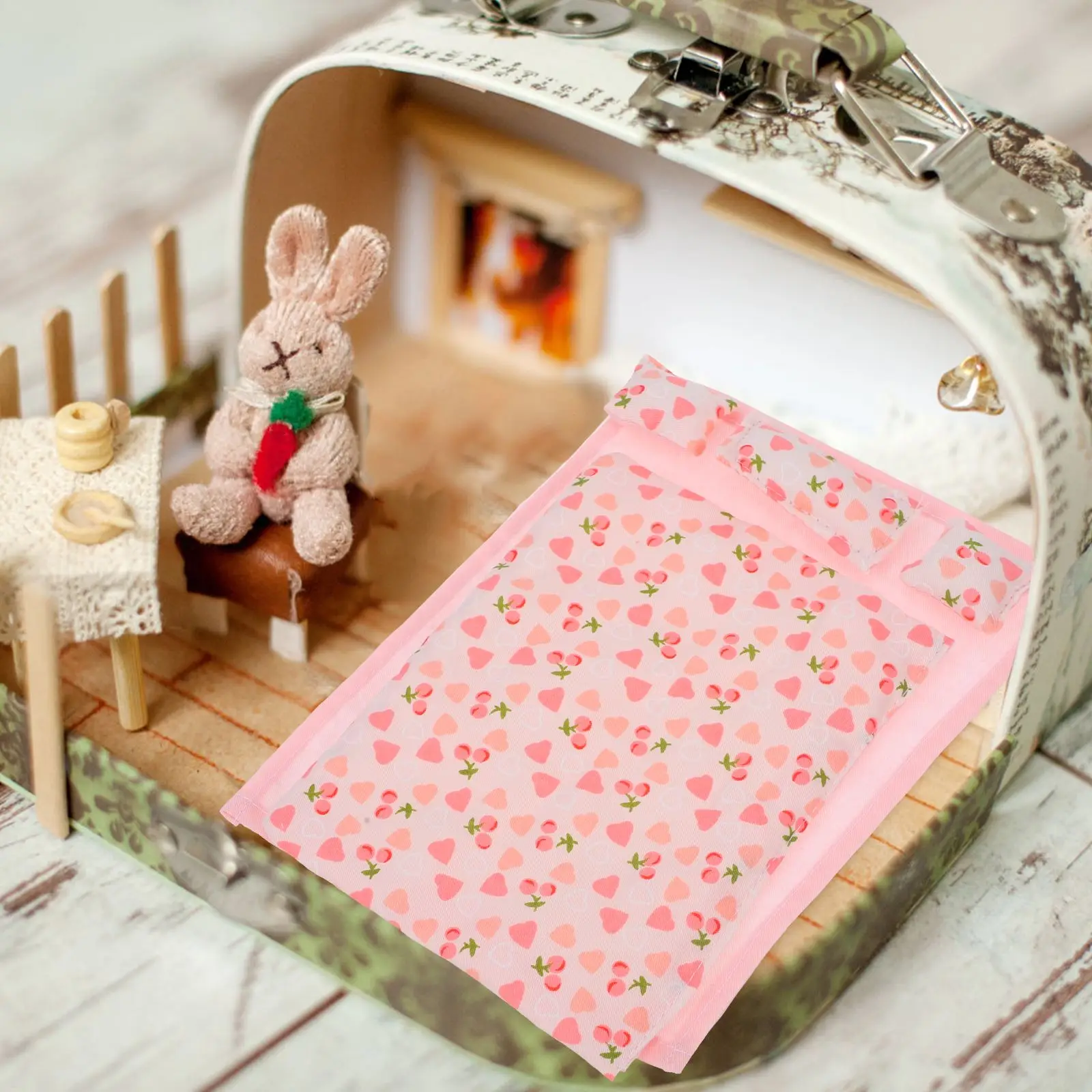 

1 Set 1:12 House Bedding Mini Four Piece Bedding Set House Bed Set Bed Sheet Mattress Pillows House Accessories