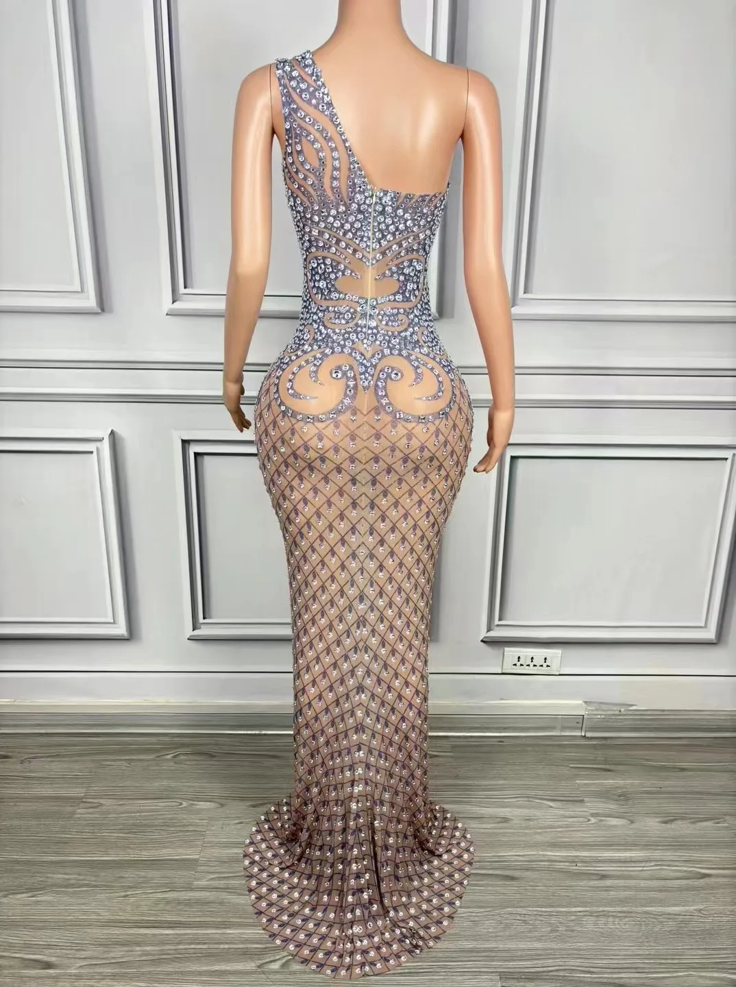 Sexy Luxury Diamond One-Shoulder See-Through Floor-Length Sheath Dress Evening Party Performance Photoshoot Nightclub Stage Wear