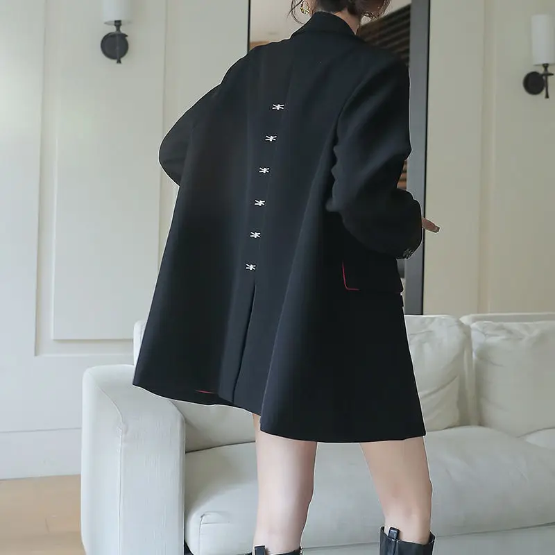 A popular jaqueta casual de tamanho grande feminina na primavera coreana novo estilo com design solto sentido elegante individual