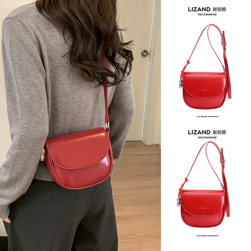 

Elegant Red Bridal Phone Crossbody Bag Women's 2026 New Style Korean Fashion Soft Leather Magnetic Buckle Closure