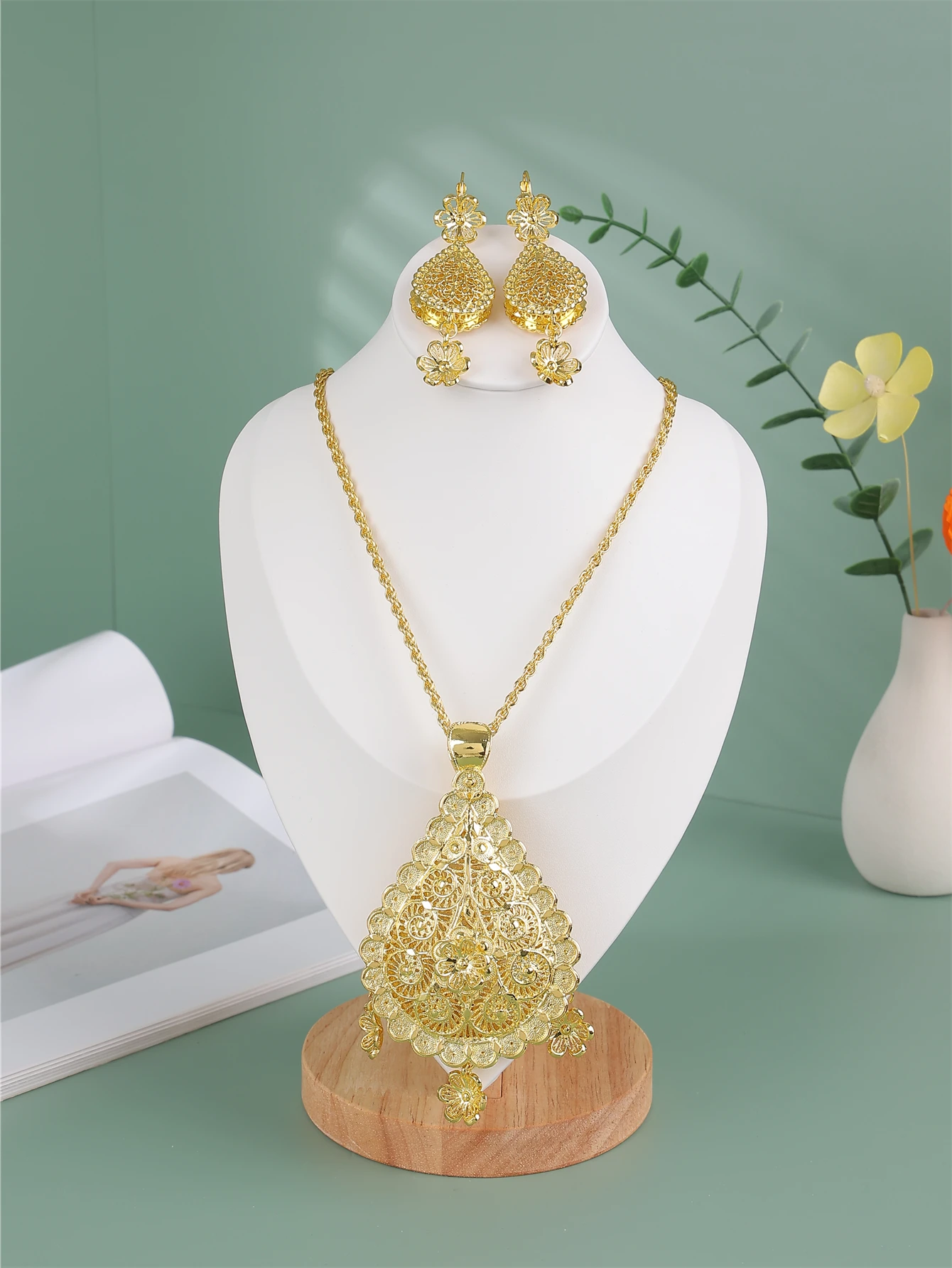 Algerian Flower Pendant Necklace Arab Women's Necklace Master Carved Texture Bridal Gown Jewelry Gift image 5