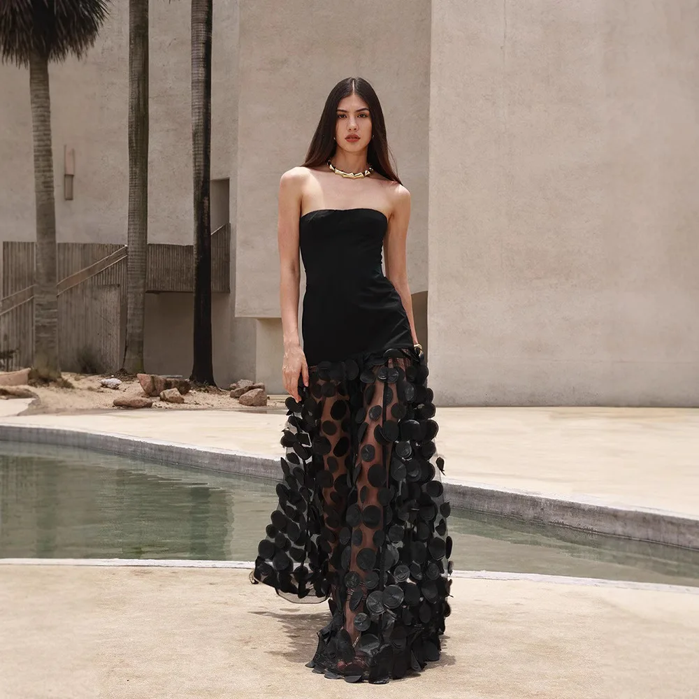 

Solid Color Strapless and Floor Length Gown with Three-dimensional Polka Dot Mesh Splicing Knitted Strapless Evening dresses