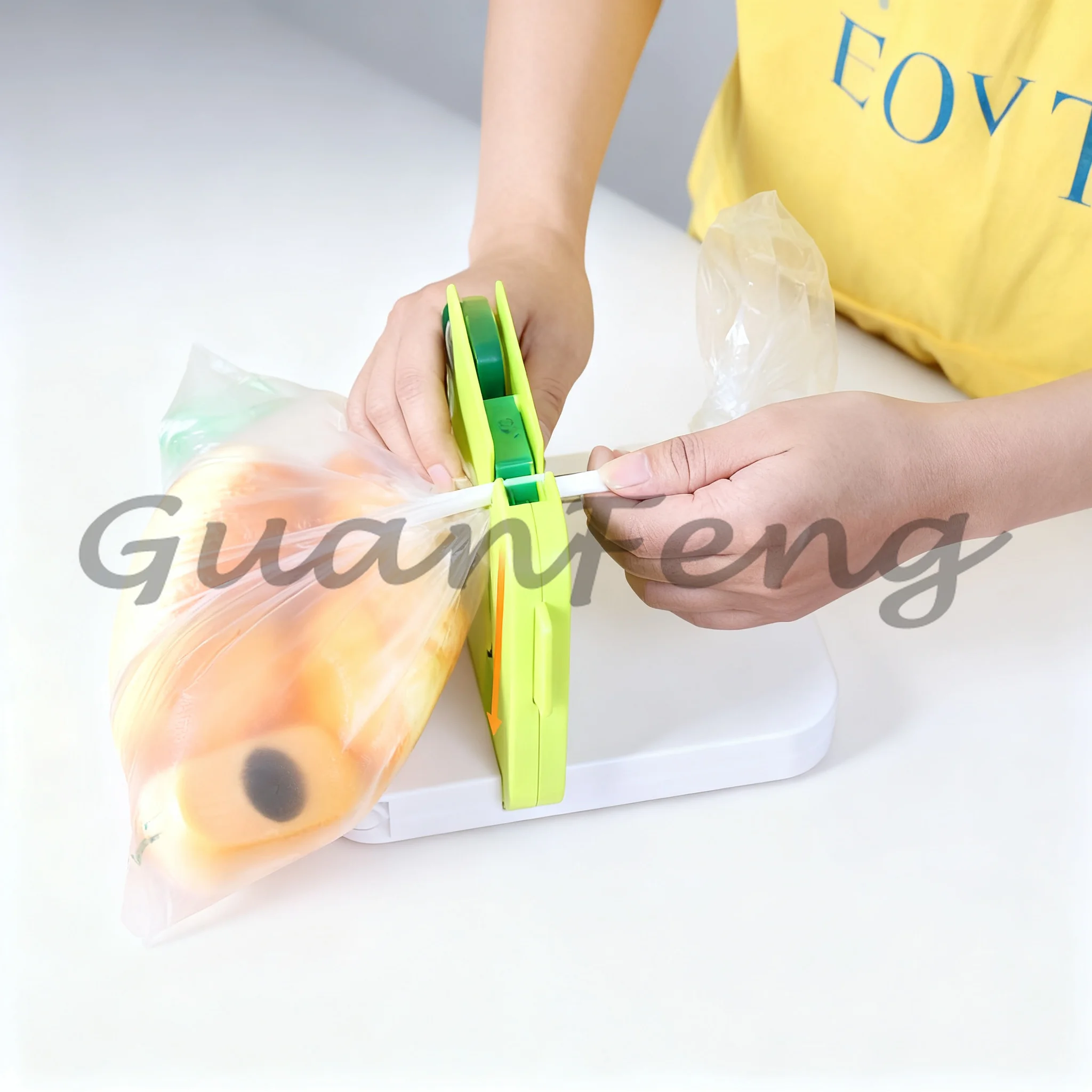 Mini Practical Hand Pressure Bag Sealing Machine, Household Plastic Film Sealer for Food Packaging Kitchen Gadget