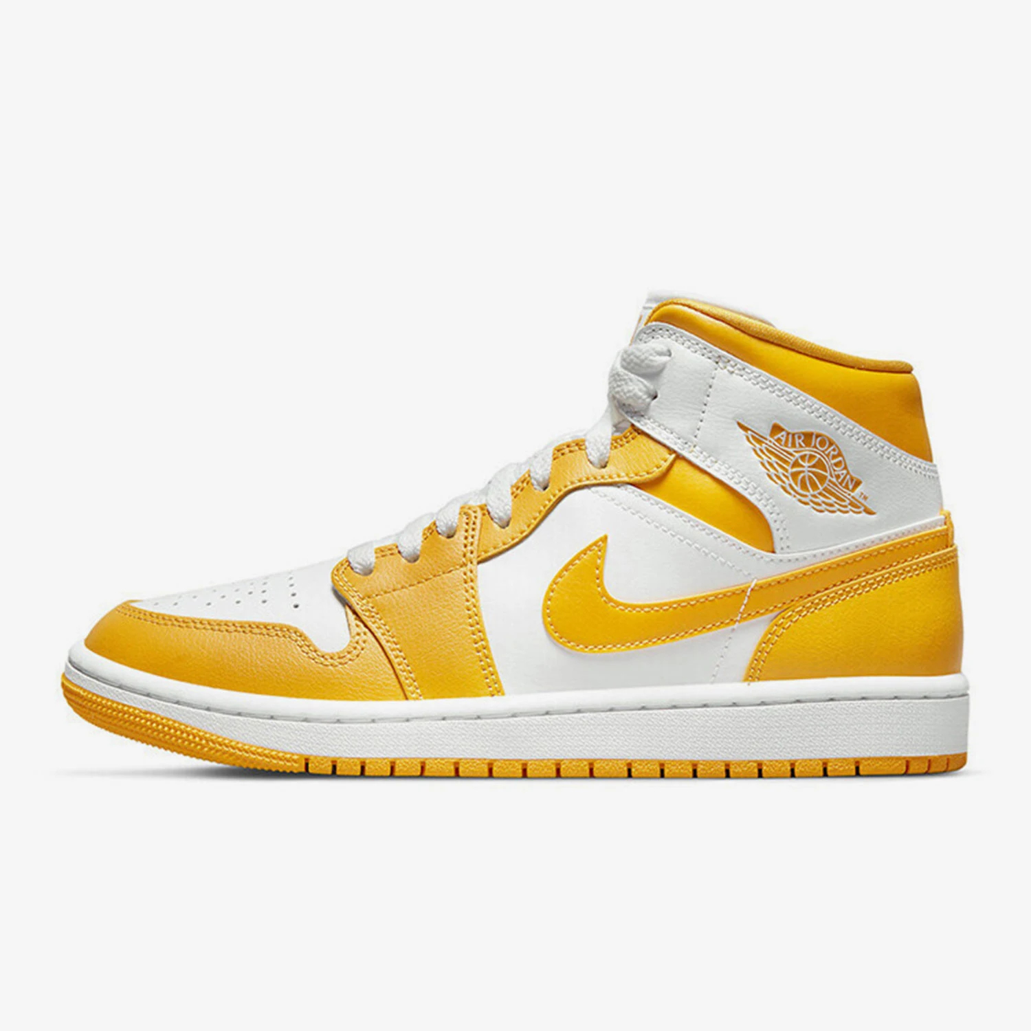 حذاء كرة السلة الأصلي JORDAN للسيدات من Nike BQ6472-117