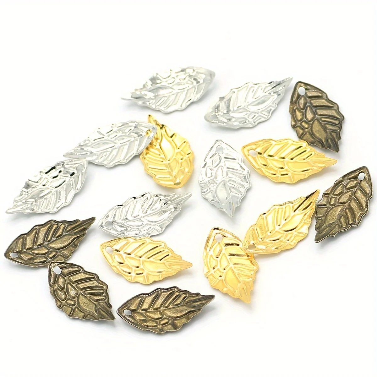 100 pendentifs en fer perforés en forme de feuille - Parfaits pour la fabrication de bijoux, les travaux manuels, la décoration intérieure et les accessoires artisanaux |   Stylo à feuilles mobiles