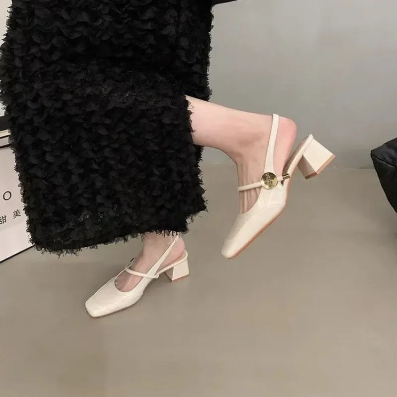 Sandali moderni con tacco medio per feste cinturino con fibbia per adulti 2024 scarpe da donna di marca sandali da donna di moda con tacco quadrato poco profondo solido