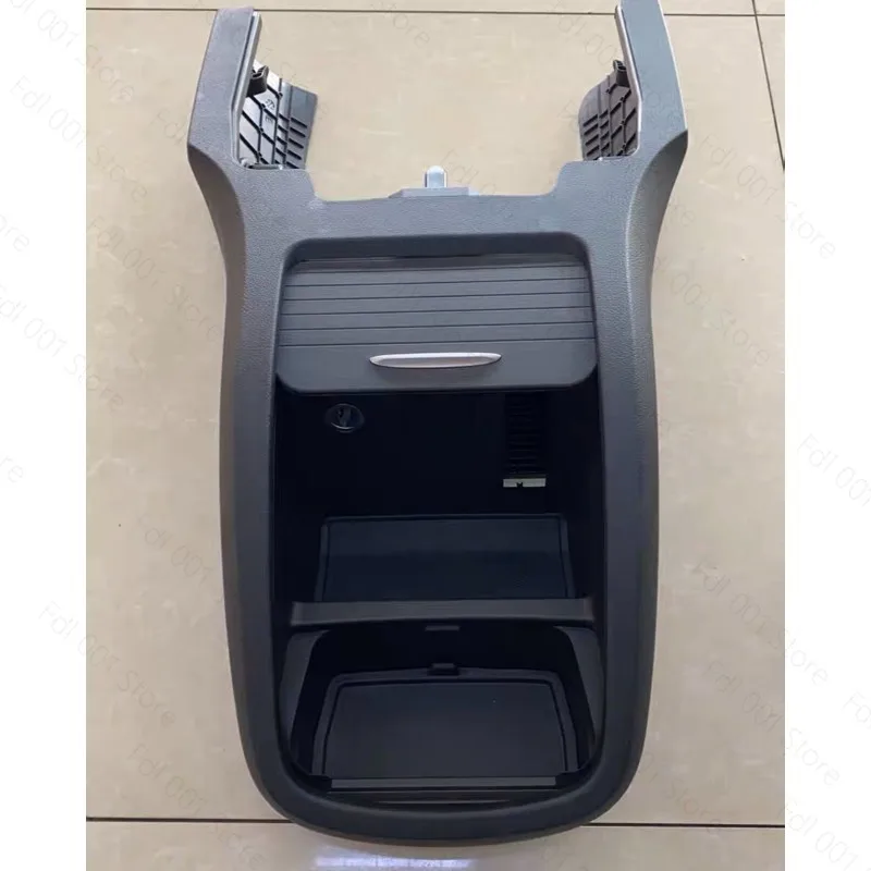 For Vito water cup holder, modified armrest box storage box Vito cigarette lighter V250d armrest box water cup holder