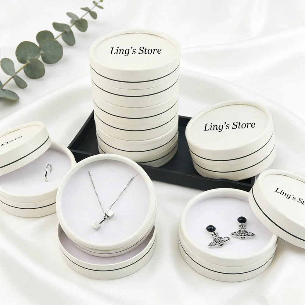 

Custom Logo Jewelry Paper Box 9x9x4cm Round Boxes for Ring Earring Necklace Studs Pendant Keychain Key Organizer Small Gift Case