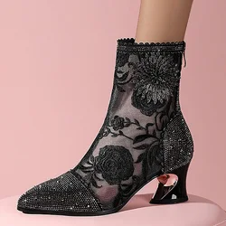 Luxo cristal apontou Toe Ankle Boots para mulheres, salto grosso, zíper, preto, branco, renda, malha, sexy, fêmea, sapatos de festa, moda