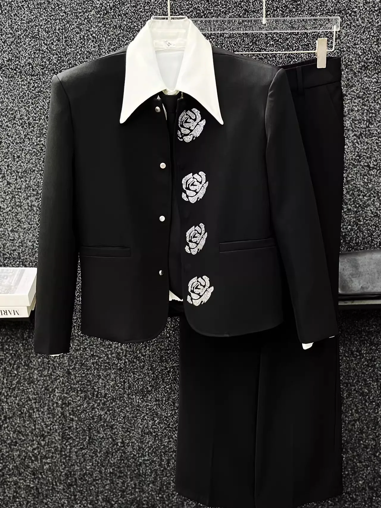 Men's Rhinestone Rose Pattern Blazer French Vintage Fashion Gentleman Floral Suit Jacket Formal Banquet Party Outerwear