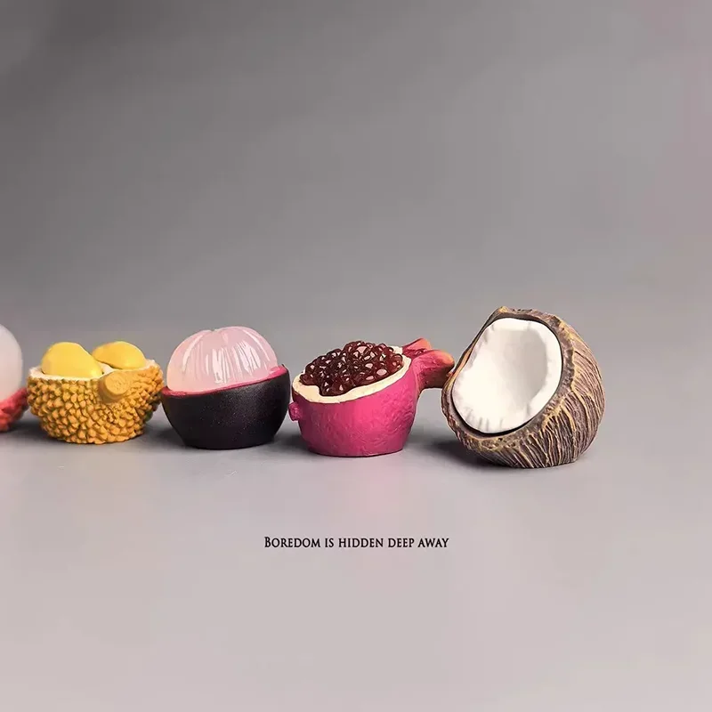 Arrange some fruits to soothe the mood, simulate small accessories, computer ornaments, workstations, office desk ornaments