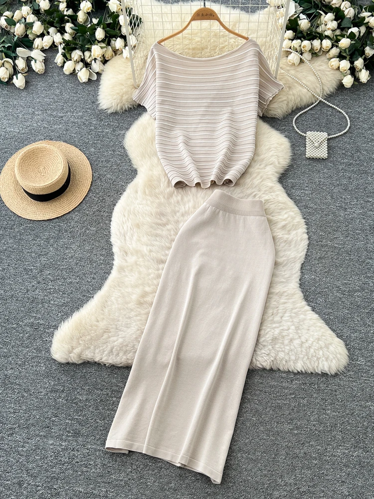 

Slimming High Waist Knitted Stripe Top And Half Skirt Women's Summer Two-Piece Set Fashionable Minimalist Style Ensemble