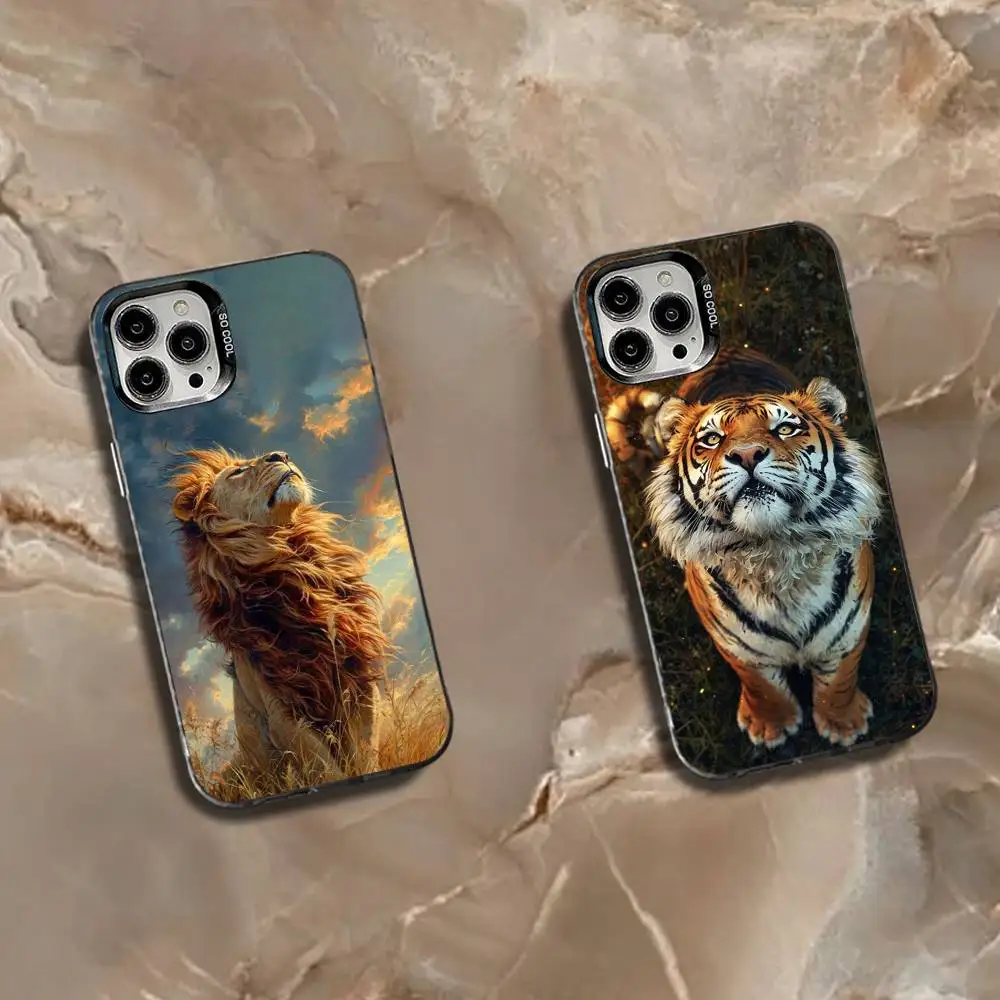 حافظة هاتف على شكل حرف C على شكل حيوان T-Tiger Lion لهاتف iPhone 16,15,14,13,12,11,Mini,Pro,SE,MAX غطاء أبيض غير لامع مقاوم للصدمات